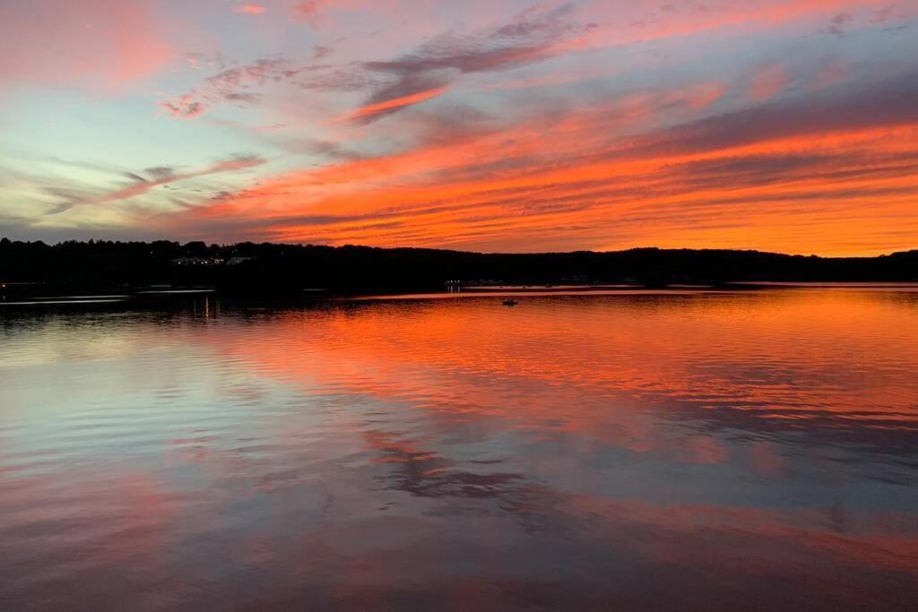 Waterfront With A View Apartment Groton
