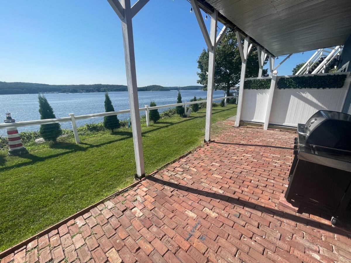 Waterfront With A View * Groton