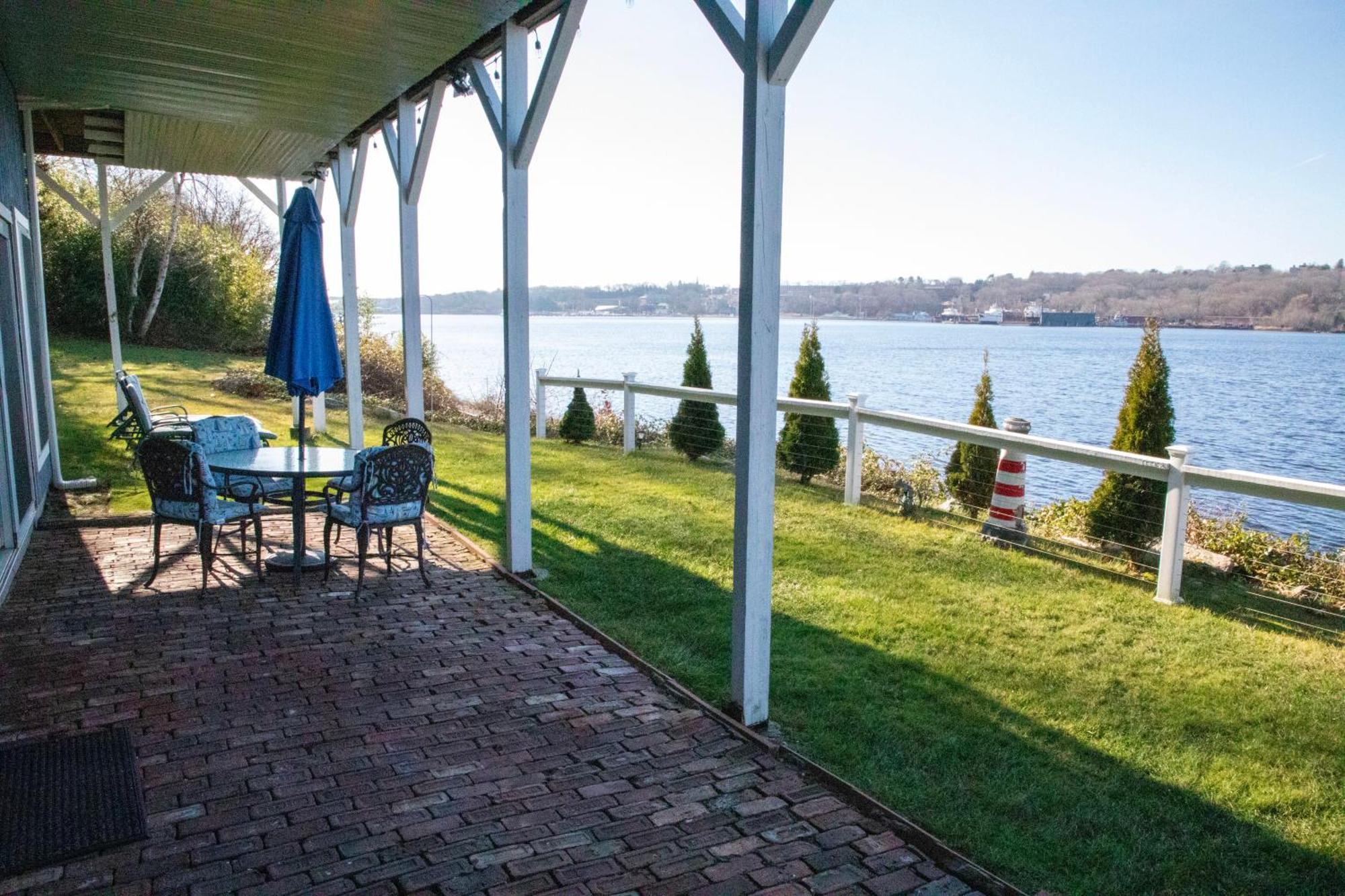 Apartment Waterfront With A View Groton