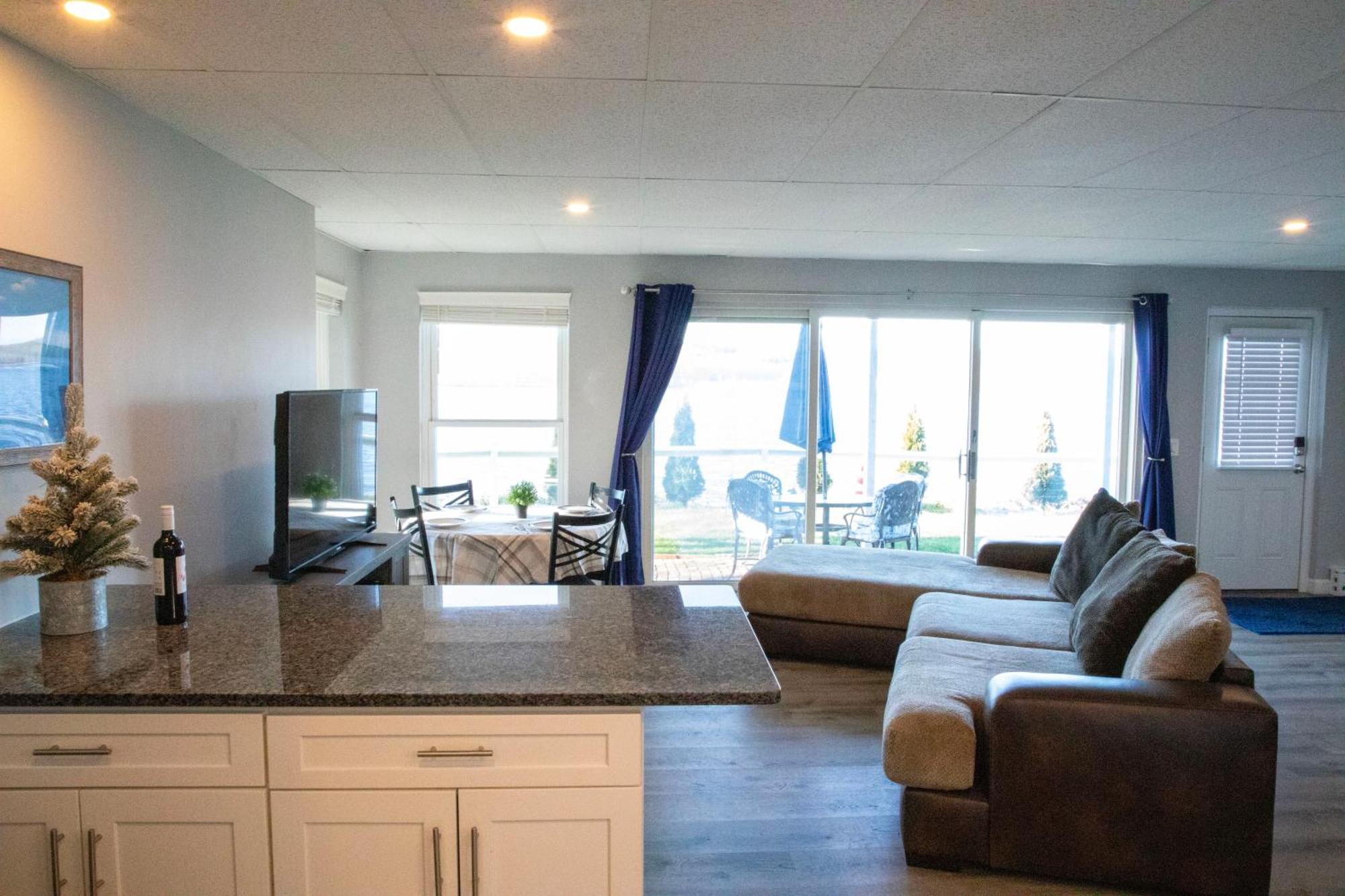 Waterfront With A View Apartment